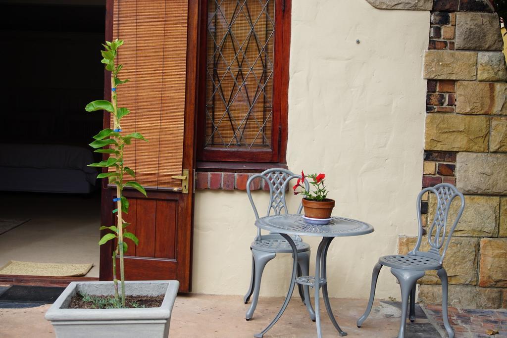 Two Door Cottage Cape Town Room photo