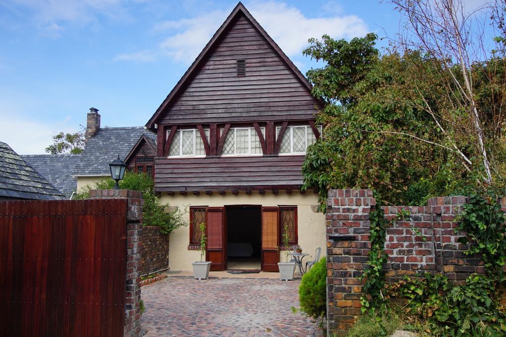 Two Door Cottage Cape Town Room photo